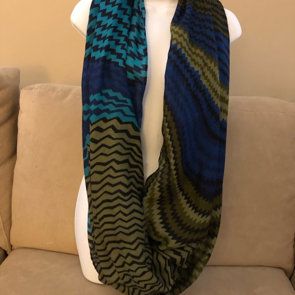 Infinity scarf - Picture 2 of 2